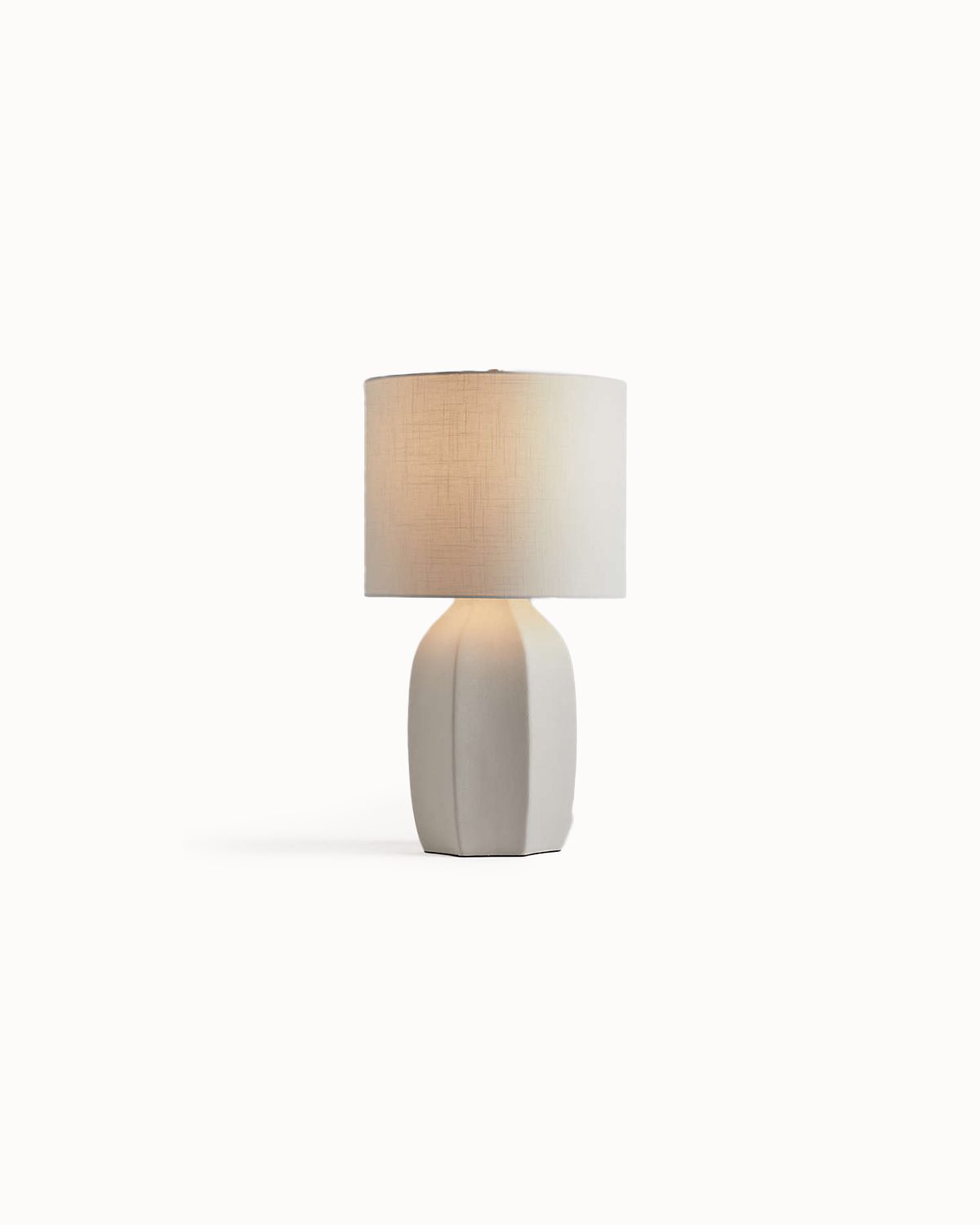 Small White Ceramic Table Lamp - Imagen 2